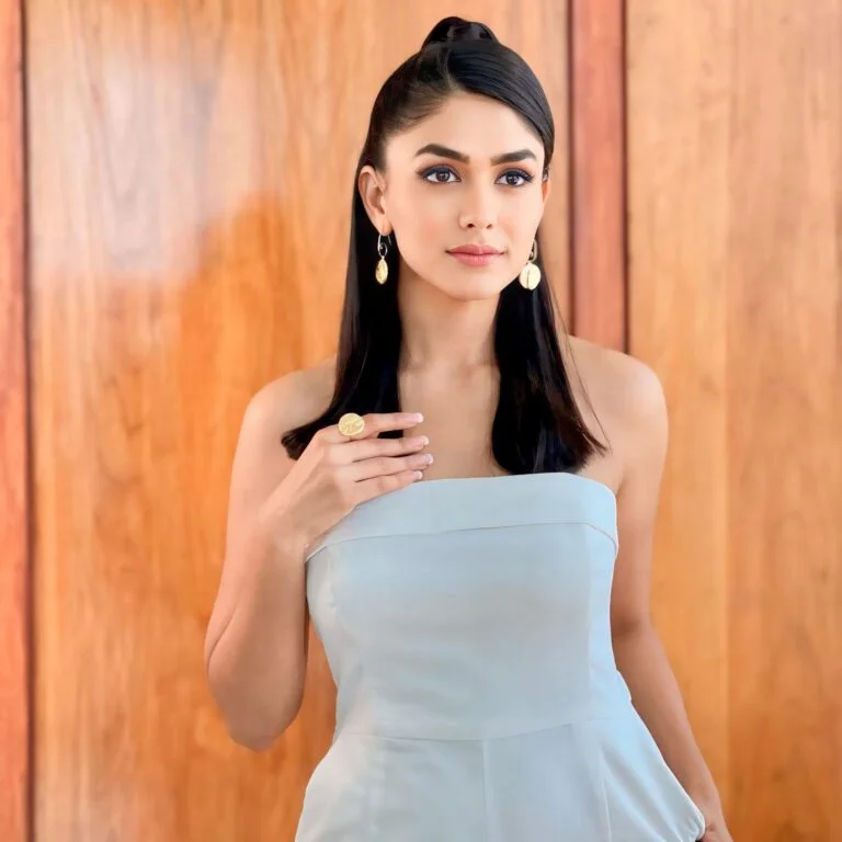 mrunal thakur images 2