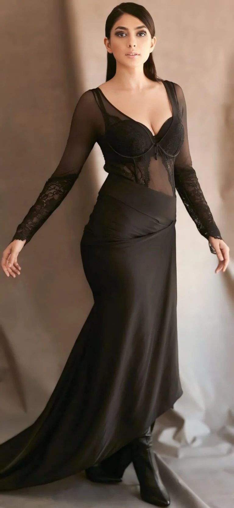 mrunal thakur hd images black suit