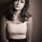 mrunal thakur cutr face image