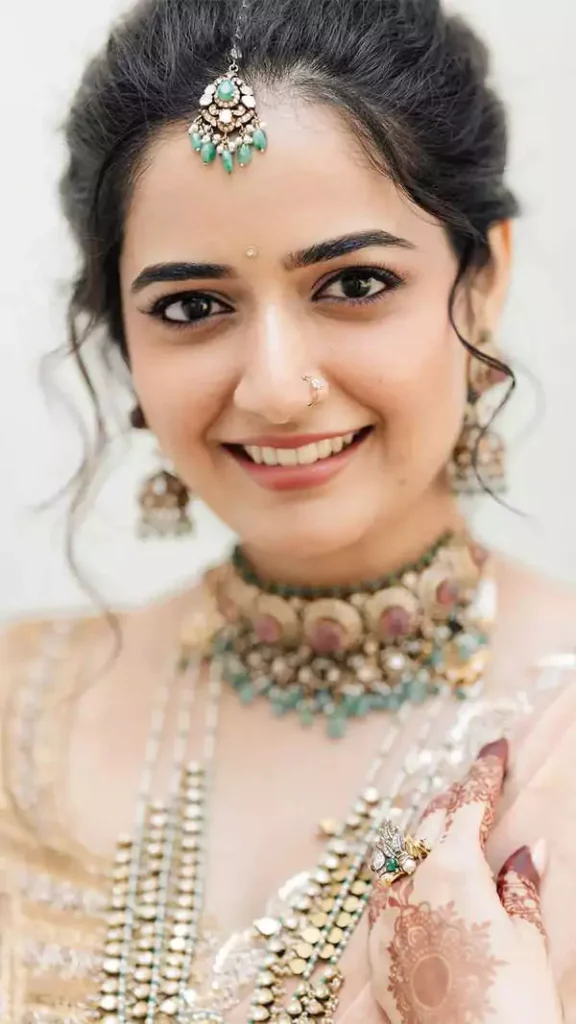 Ashika Ranganath Photo in Pink sharee