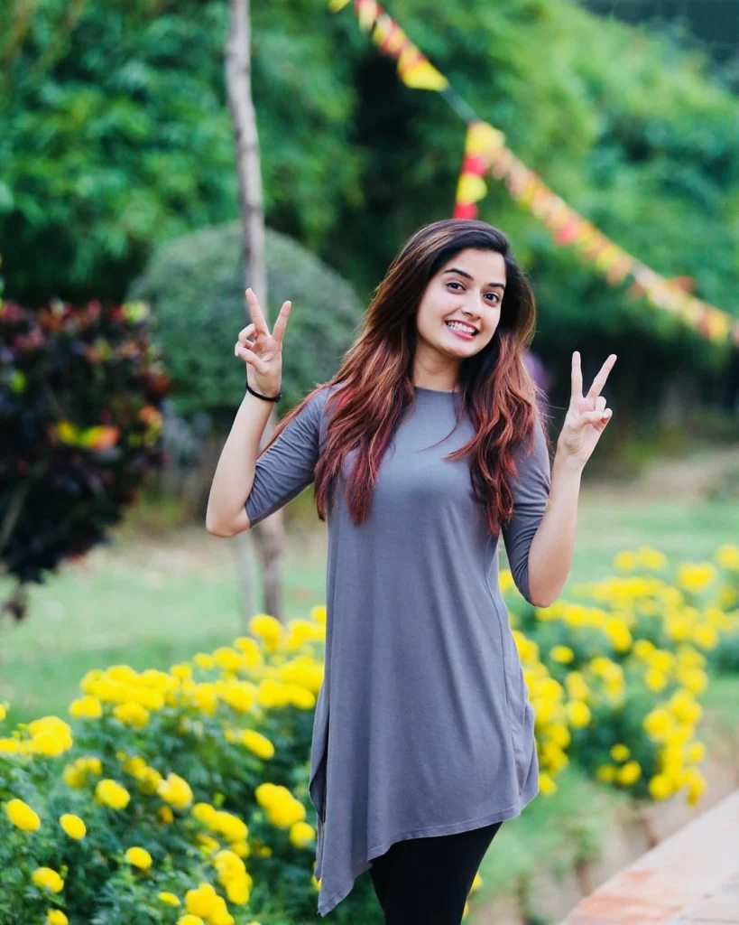 Cute Ashika Ranganath image in park